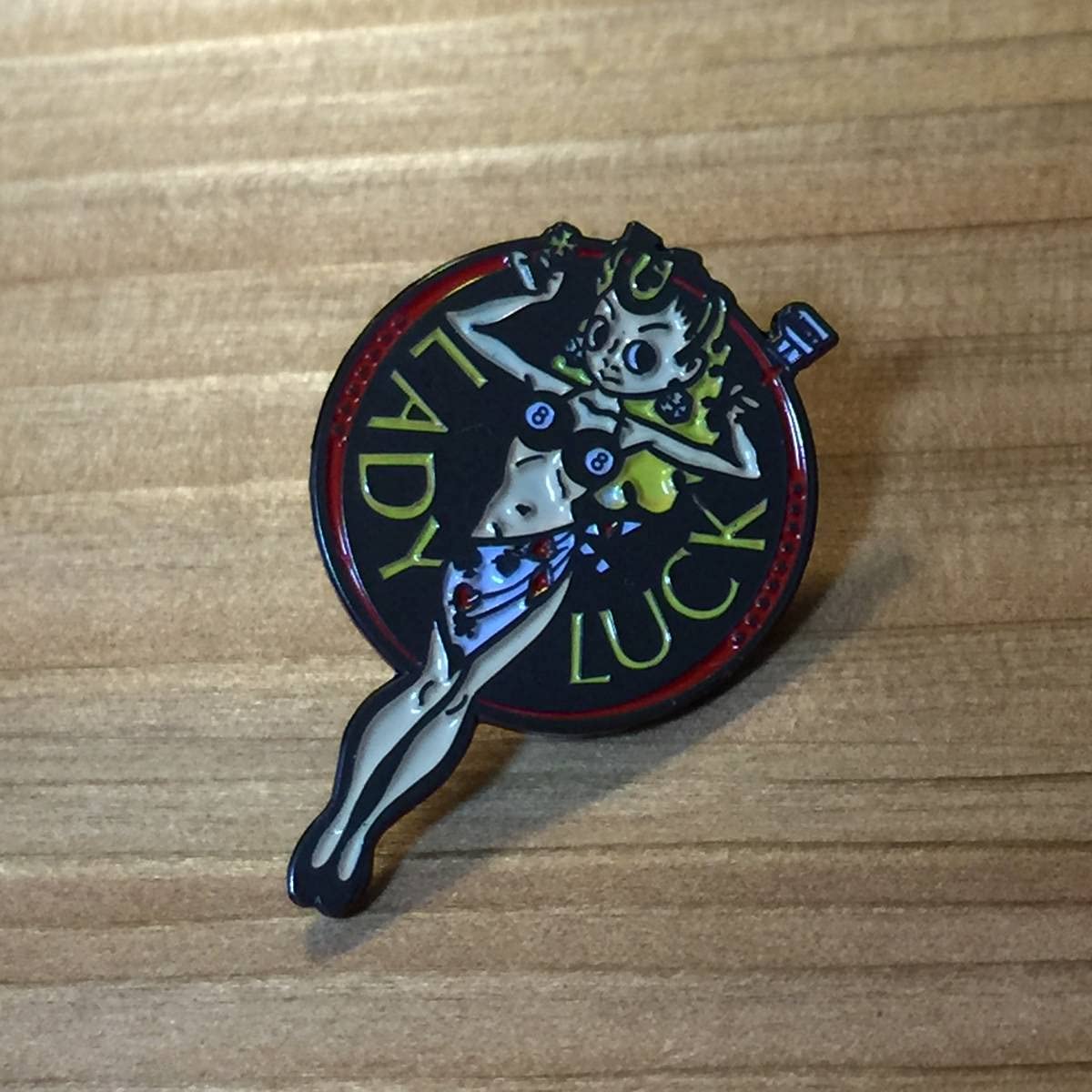 Amazon | LADY LUCK ハット ピン ピンバッチ ピンバッジ レディー