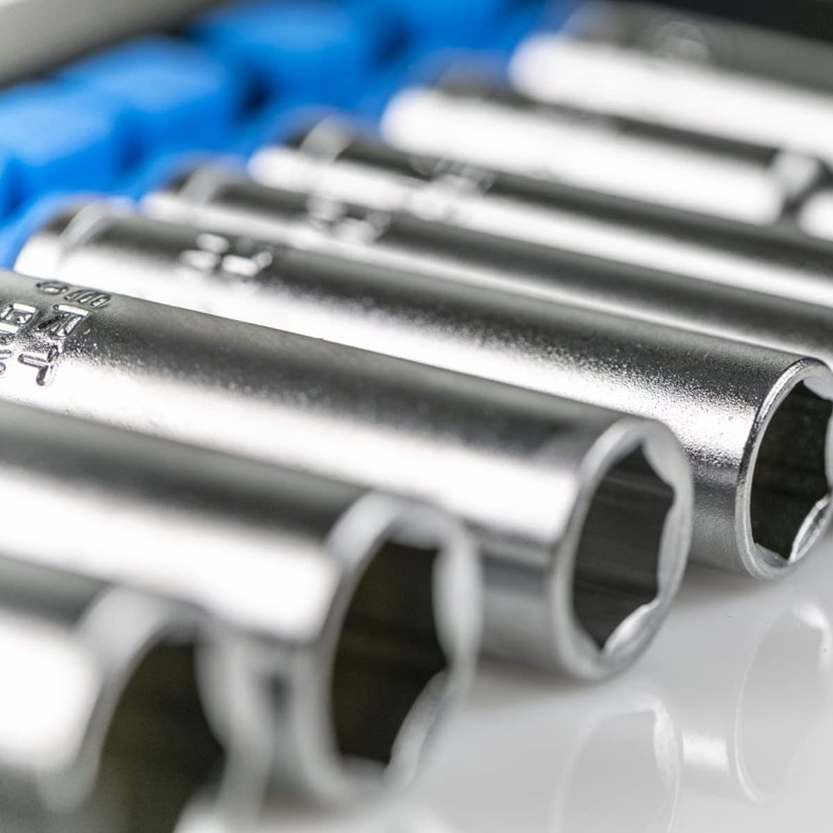 Högert Technik, Socket Spanner Set including Reversible Ratchet 1/2 Inch, Made of High-Quality Chrome-Molybdenum Alloy Steel - Image 2