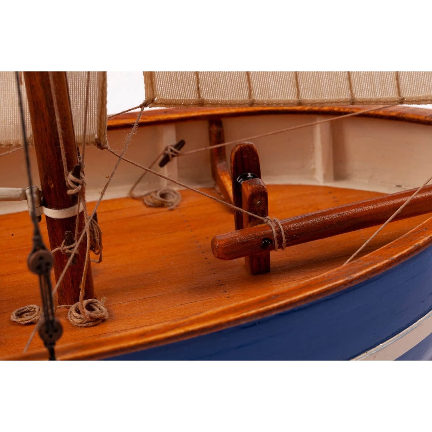 Billing Boats Maquette Bateau en Bois : Espérance