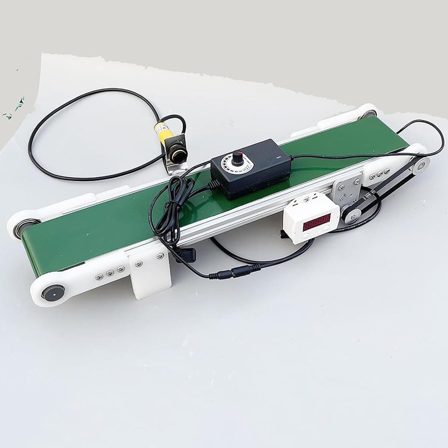 Trasportatore Elettrico Compatto con contatore fotoelettrico, velocità Regolabile 1.8-7.6cm/S, Piccolo trasportatore Desktop per esperimenti di Laboratorio e Articoli di Selezione