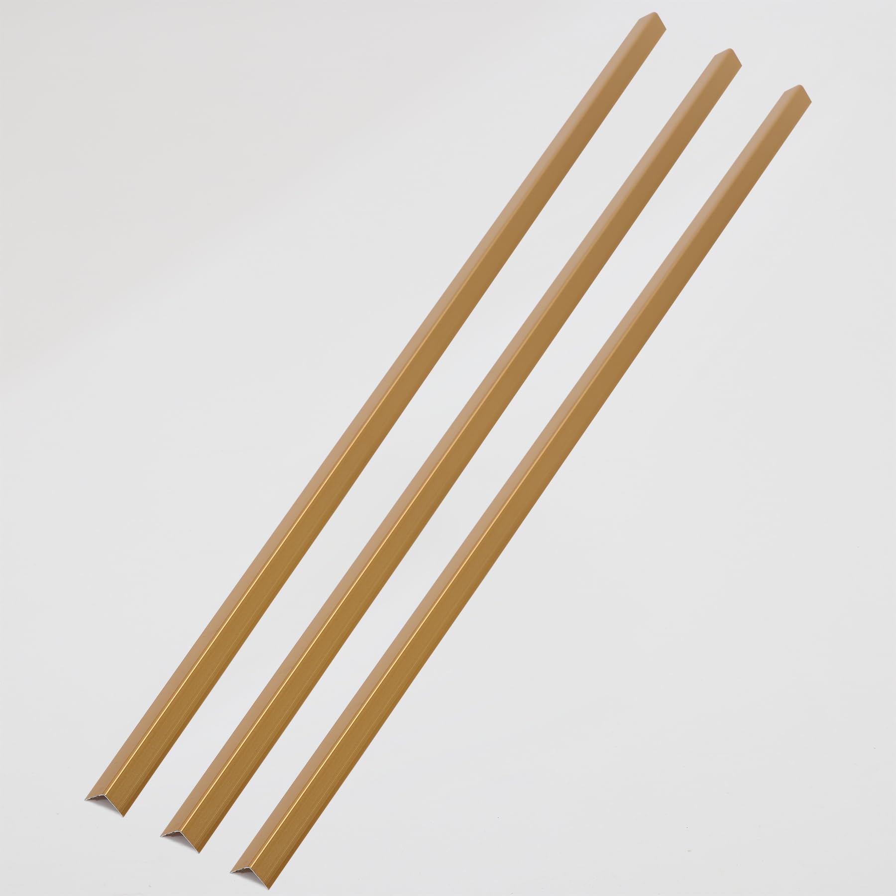 Coengwui Paraspigoli in alluminio, stacca e attacca, modanatura a forma di L, per protezione e decorazione del telaio della porta di parete, tavolo (oro opaco, 3 pezzi x 1,3 m x 2 cm)