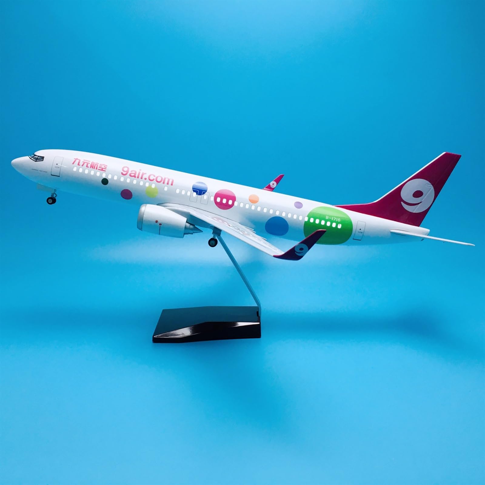 Skopiuj model samolotu 1:85 47cm z kołami i światłem LED samoloty samoloty Boeing B737-800 dla 9 kolekcji modeli samolotów