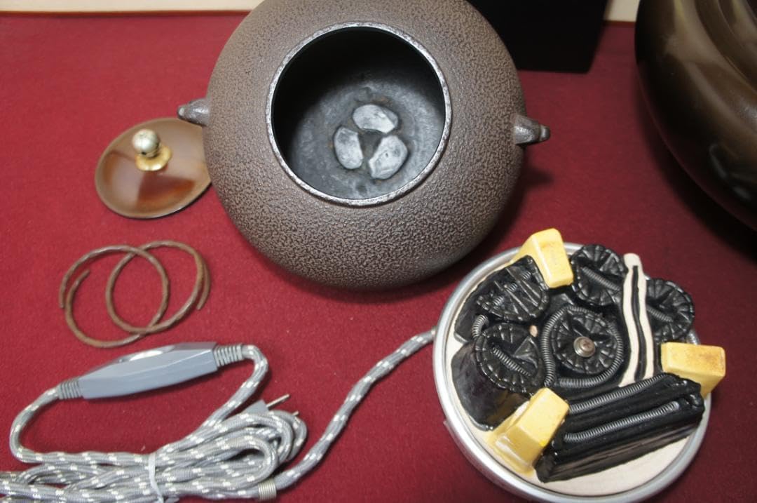 唐銅朝鮮風炉釜 南鐐(銀)摘み唐銅蓋 釜鐶 410W電熱器 敷板込み栗山園