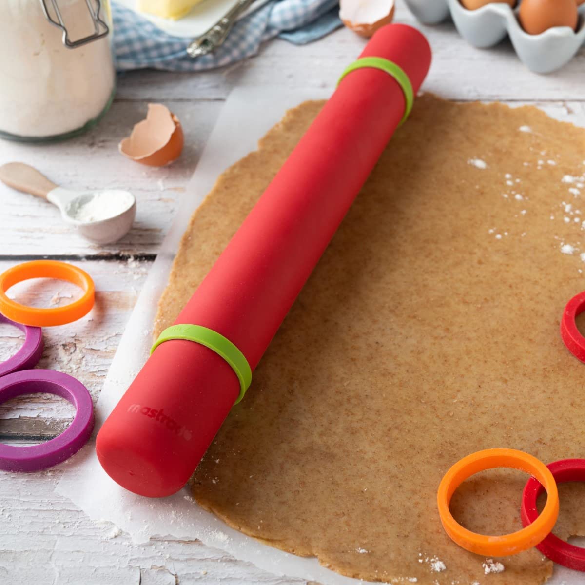 Mastrad – Rouleau à Pâtisserie Ajustable en Silicone Rouge – 4 Anneaux Réglables (2, 4, 6, 8 mm) – Revêtement 100 % Silicone – Corps Inox – Antidérapant & Facile à Nettoyer – Accessoire de Pâtisserie