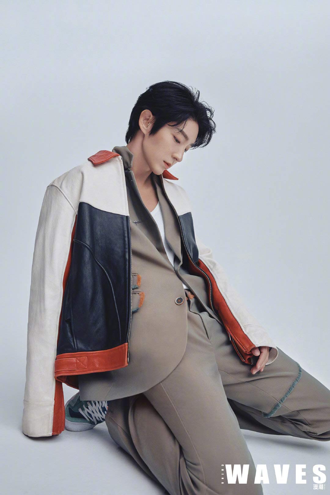 Amazon.co.jp: Waves CHINA Magazine 中国雑誌 LEE JOON GI イ