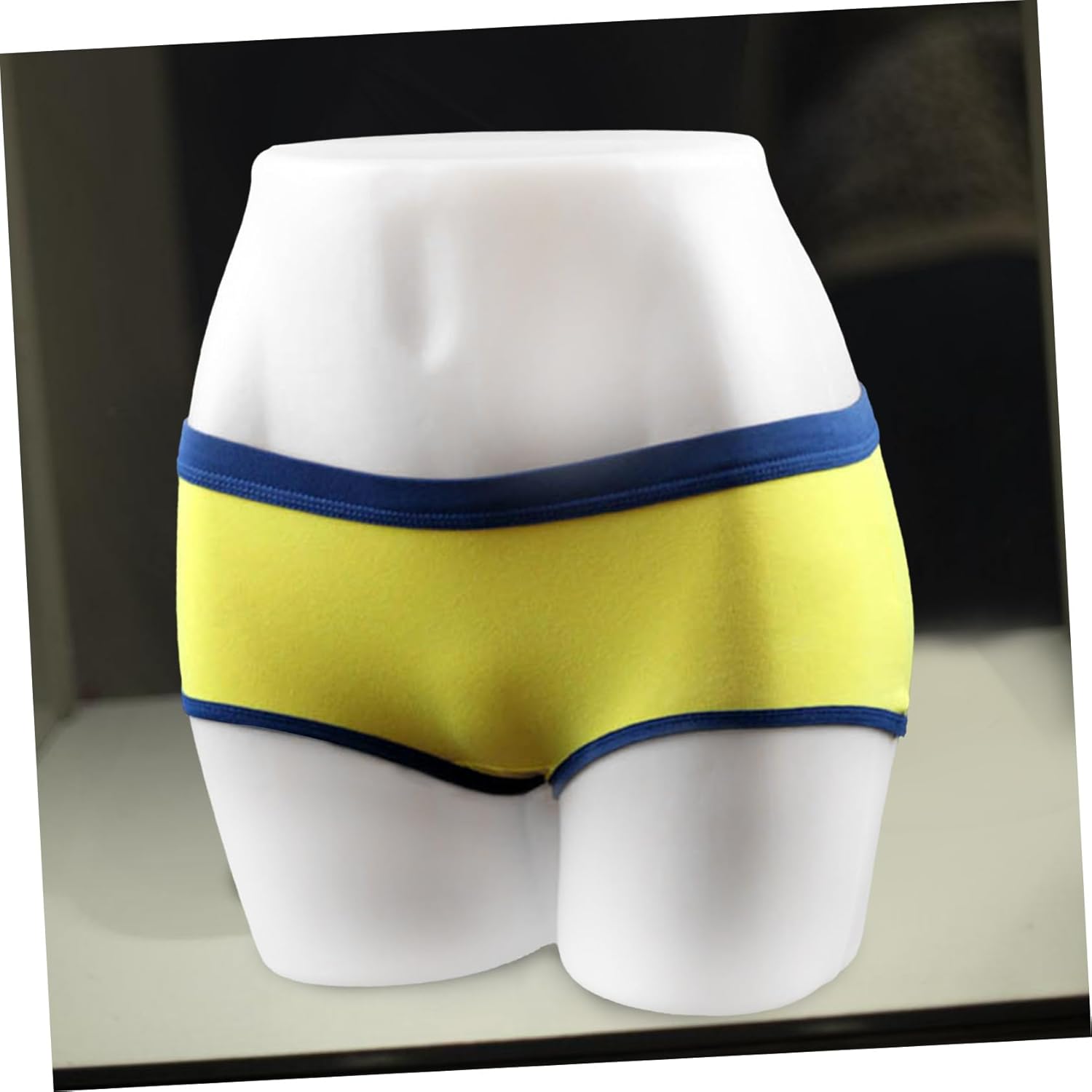 Female HIPS Mannequin Lower Body Full Butt Form for Underwear Display Sturdy Plastic for Window Display Realistic Skin Tone Design Versatile Prop Lingerie Stores