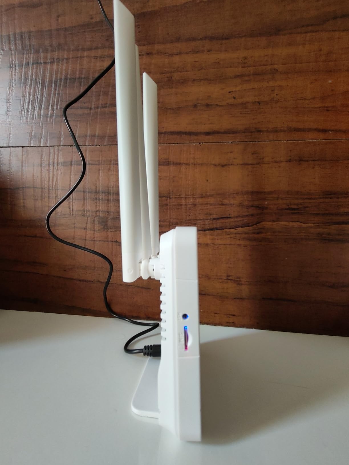 Fedus 4G Mobile Sim Based Router with 5Dbi Triple Antenna 150 Mbps ...