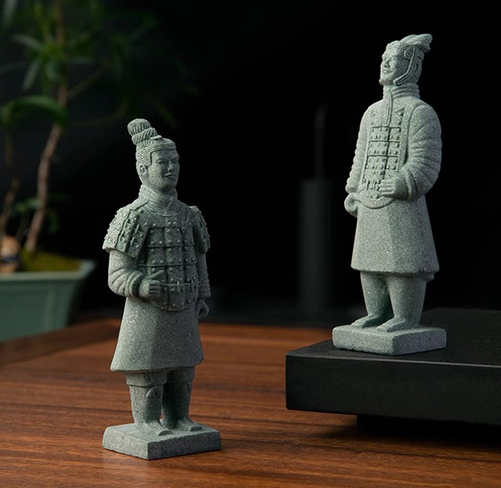 Amazon.co.jp: 4PCSテラコッタ像の彫刻、ひざまずく射撃公務員、武士