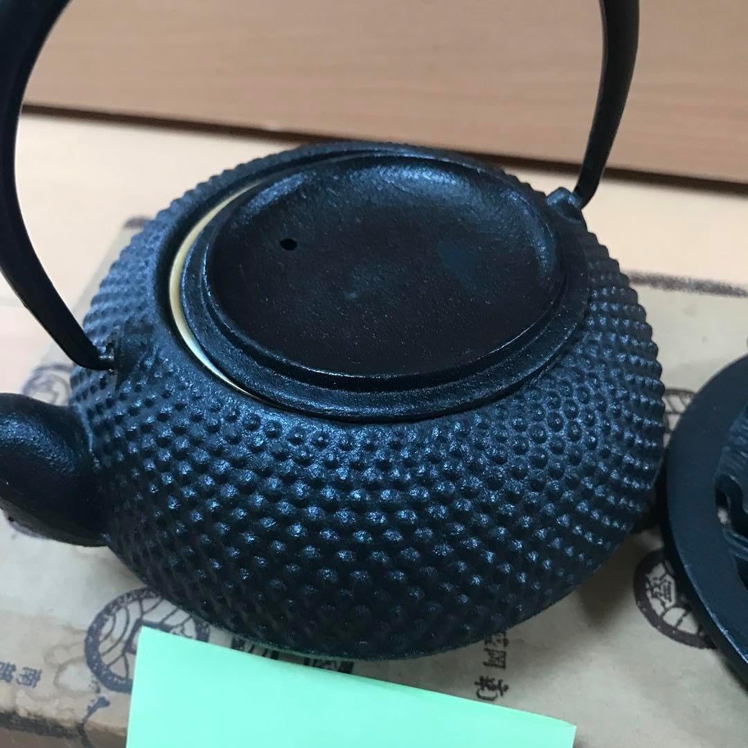 SALE!!【ノーブランド品】南部鉄器 鉄急須と瓶敷のセット