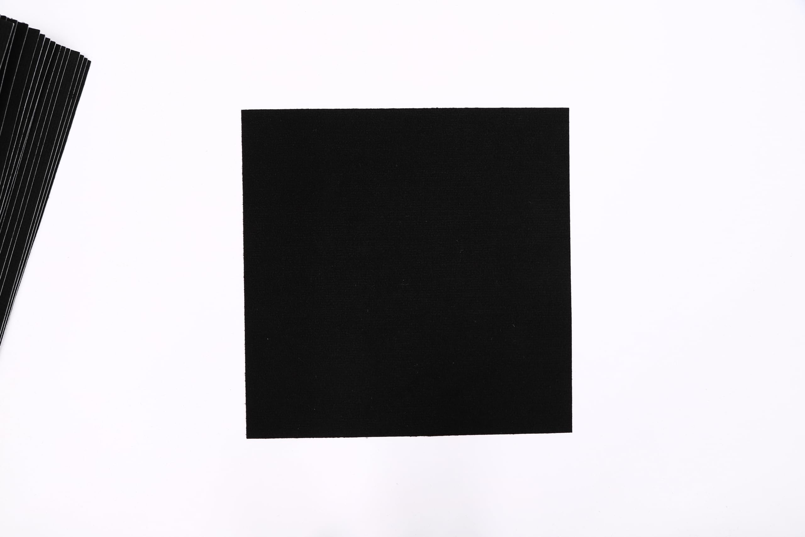 20 Stück Teppichfliesen 50x50cm Selbstklebender Teppich Schwarz Rutschfest Waschbare Selbsthaftende Bodenfliesen Zuschneidbar, Modularer Teppich für Wohnzimmer Büro Gewerbe