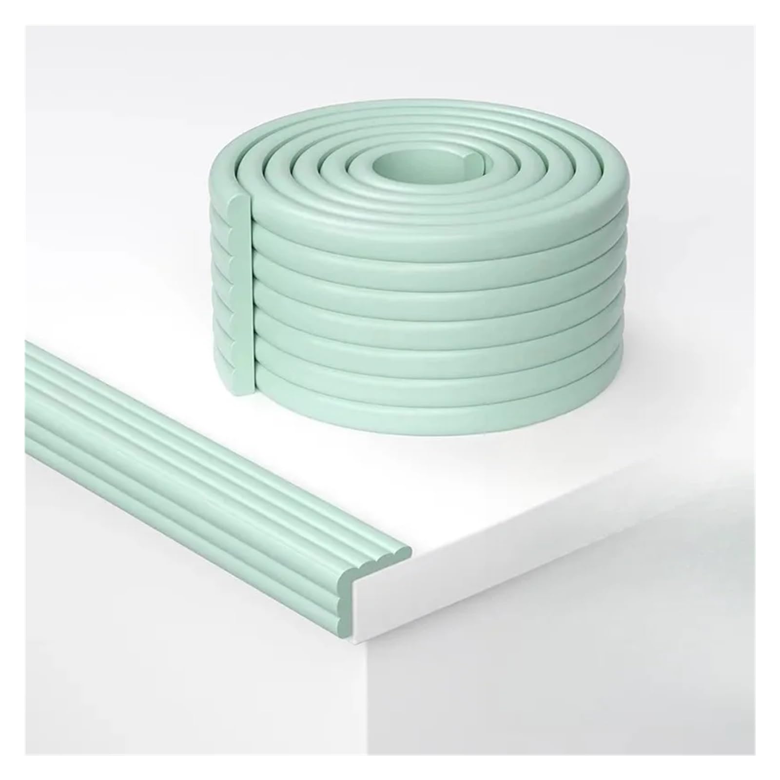 Éviter les blessures sur les coins de table avec la mousse de protection