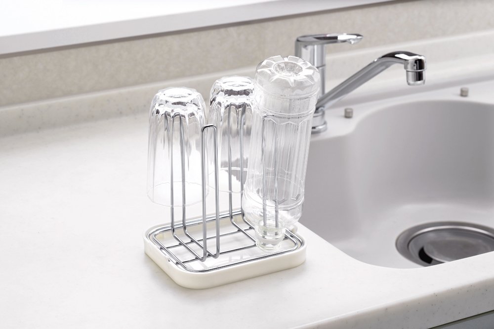 Pearl Metal HB-495 Simple Storage Plastic Bottle Glass Stand, White