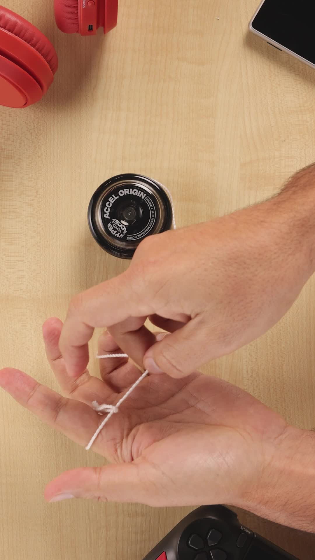 Bandai 60002 Accel Hyper Yoyo Noir, Jeu D'adresse, Yoyo Optimal Pour Enfants De 8 Ans, Avec Son Système Accel, Met à L'épreuve Toutes Les Astuces De