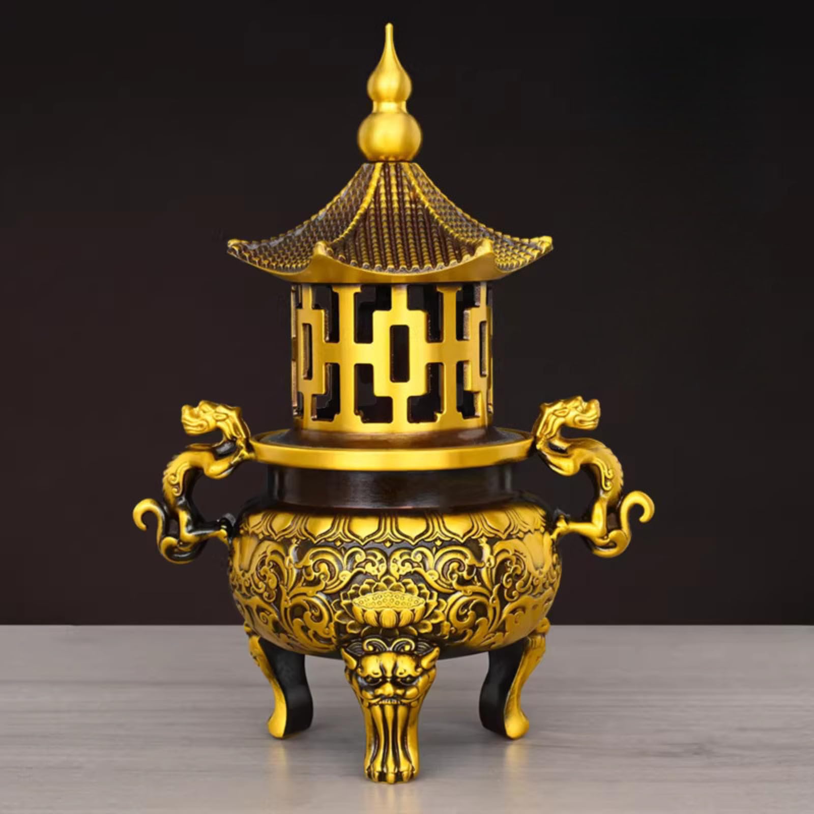 Brûleur d'encens en laiton parfait pour créer un espace zen au bureau