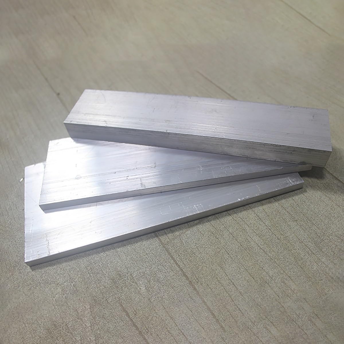Płaskownik aluminiowy, Pręt płaski ze stopu aluminium 6061, grubość 2-10 mm, szerokość 10-80 mm, długość 500 mm(1pcs 10x80x500mm)