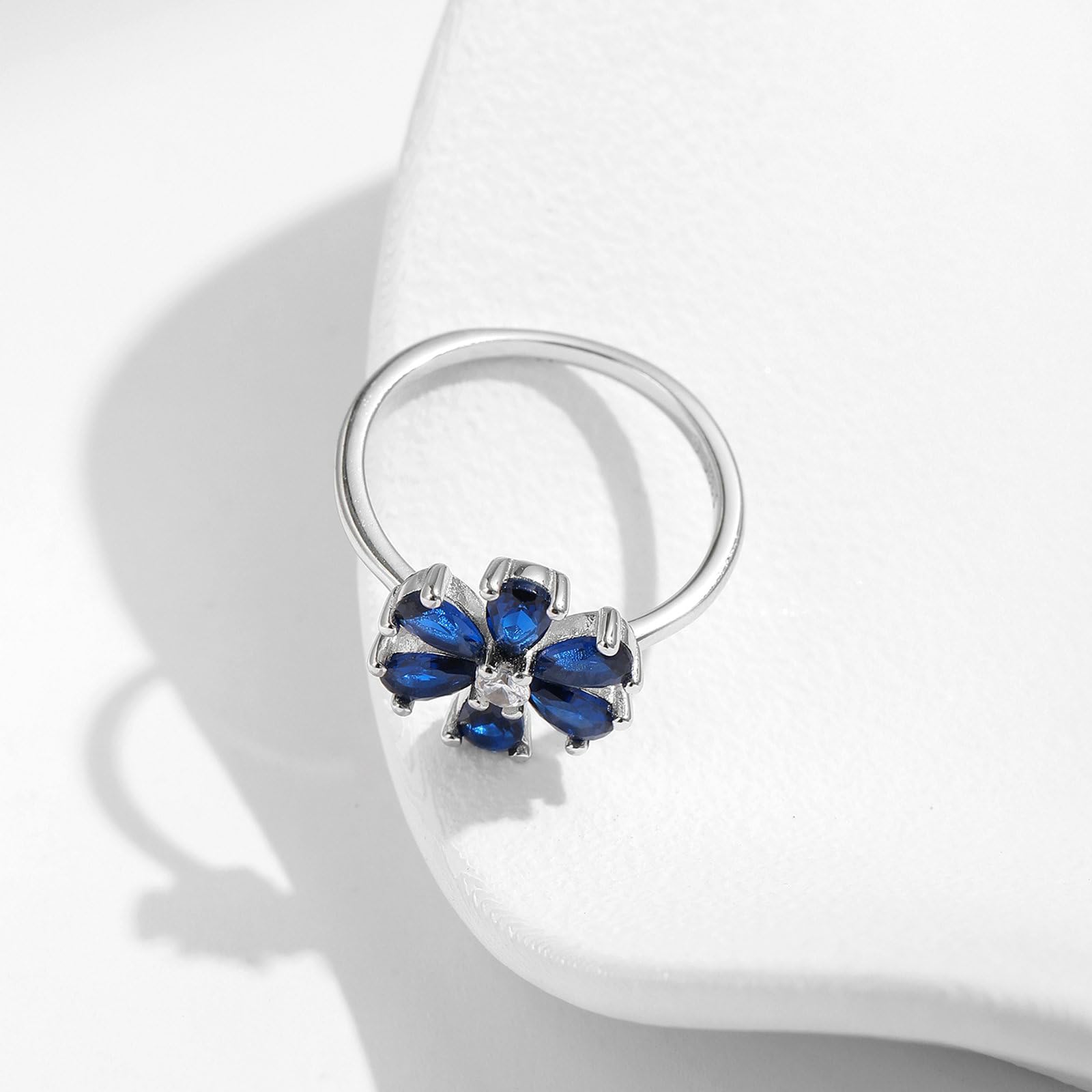Anillo de oro blanco de 9 K/14 K, zafiro artificial azul, redondo con circonita azul (forma de pera) anillo para mujer