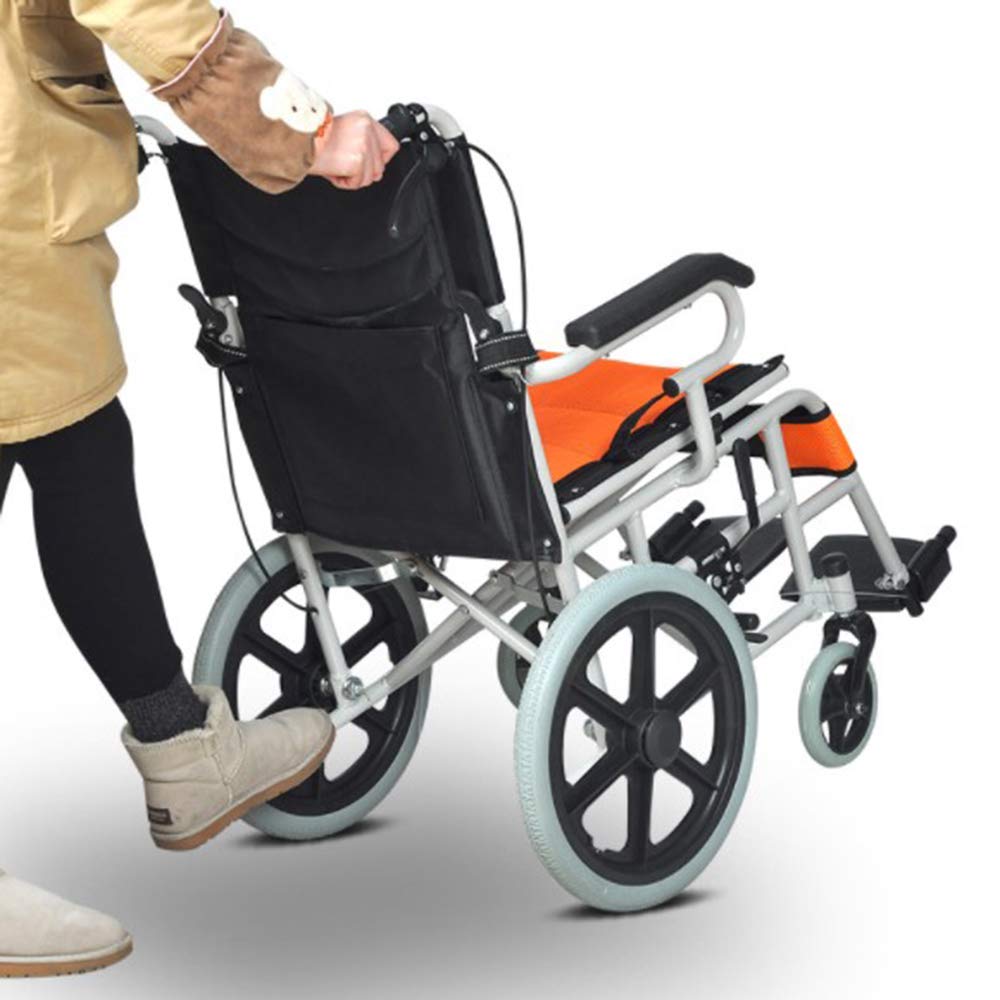 横浜市金沢区にて軽量介助、折り畳み車椅子♿︎