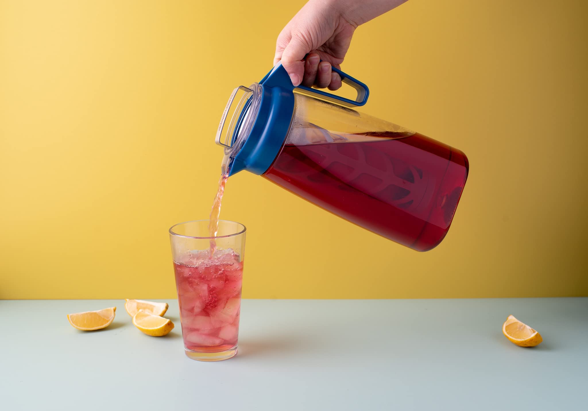 Adagio Teas Pichet à thé glacé hermétique avec infuseur pour thé en vrac - Sans BPA - 2 litres - Noir