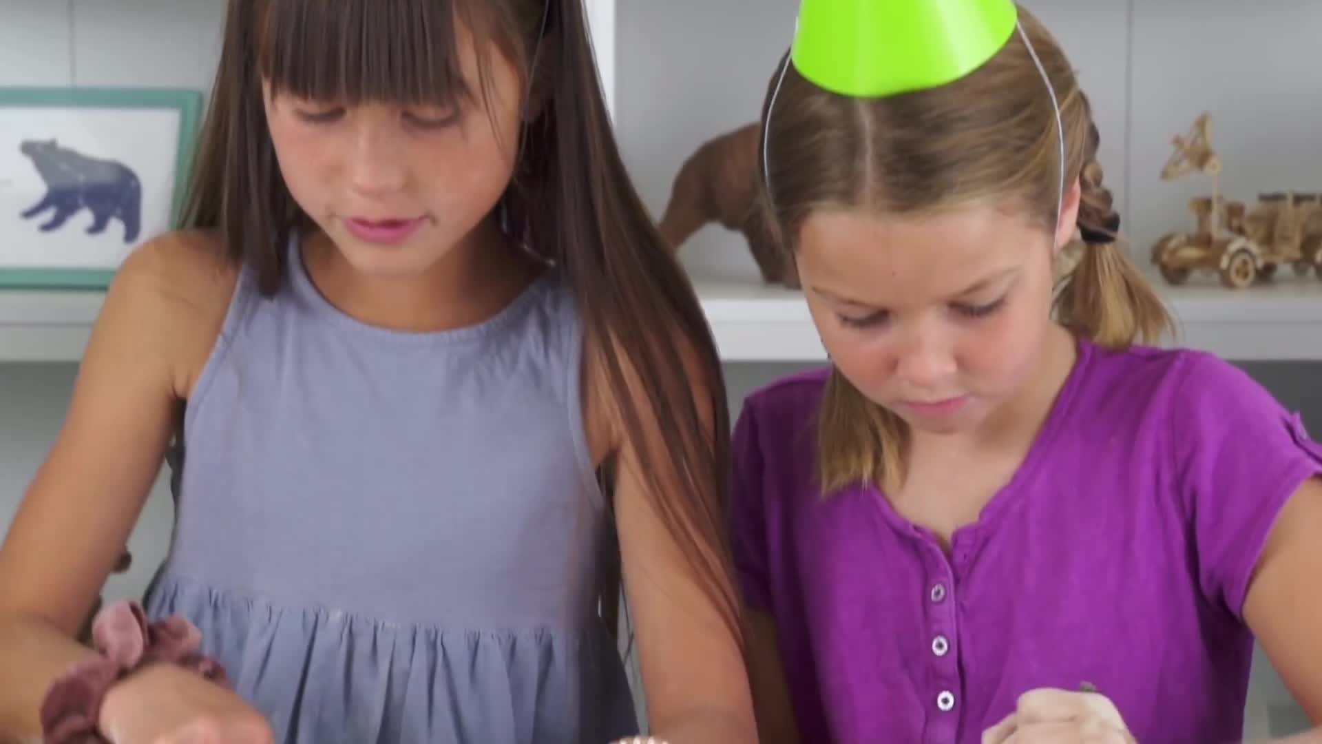 NATIONAL-GEOGRAPHIC-Mega-Gemstone-Dig-Kit–Dig-Up-15-Real-Gems-with-this-Excavation-Kit-STEM-Science-Educational-Toys-make-Great-Kids-Activities