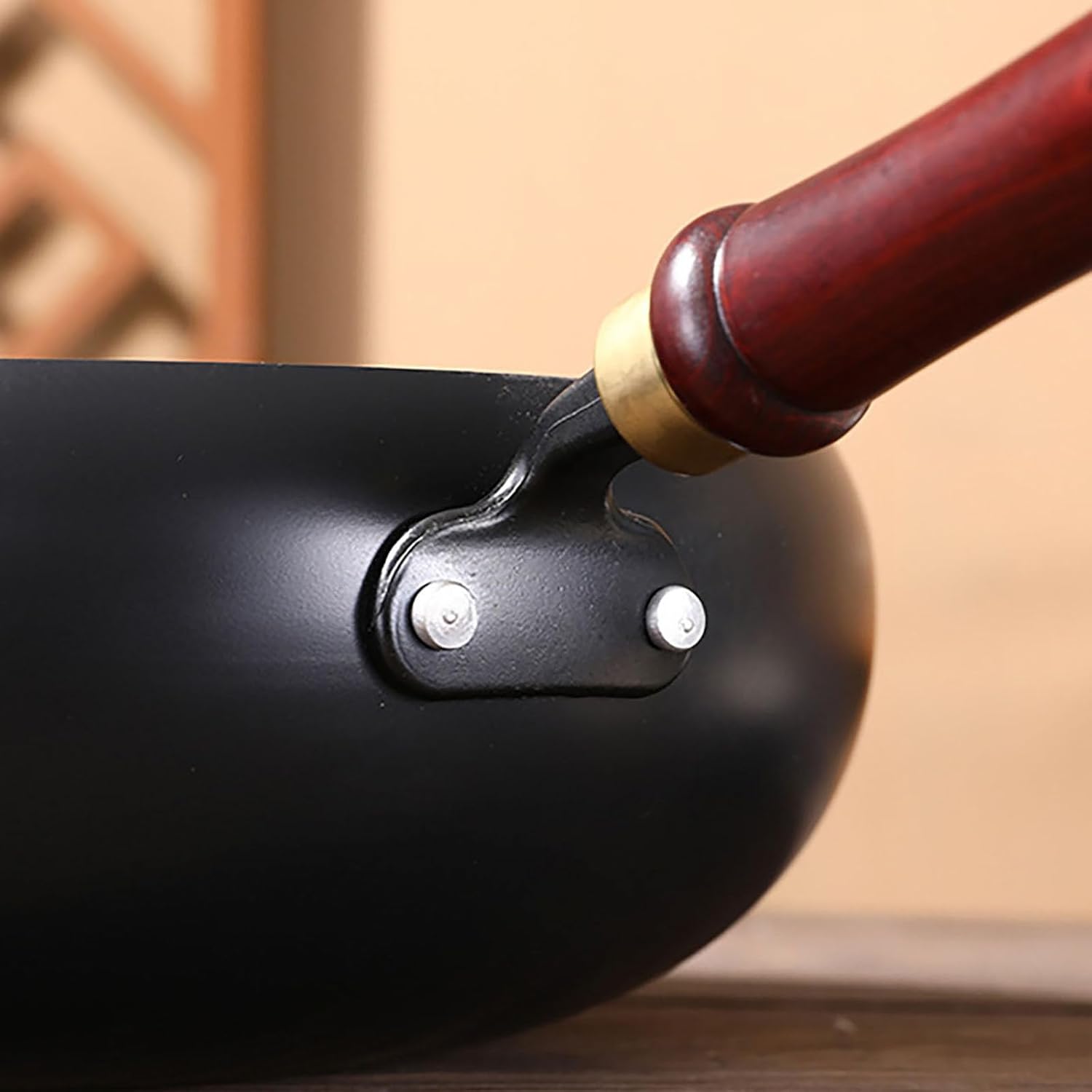 Cast Iron Skillet, Uncoating Cast Iron Pot, Japanese Hand-Forged Non-Stick Ironpan, Hand Forged Frying Pan with Lid and Wooden Handle, for Gas Stoves Induction Hobs (Glass Lid)