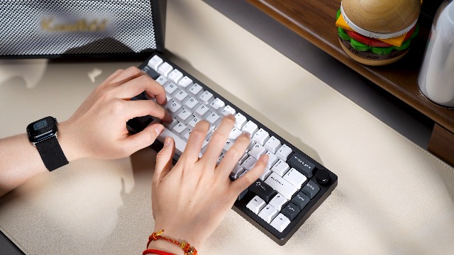 Amazon | EPOMAKER Galaxy65 無線 QMK/VIA メカニカルキーボード