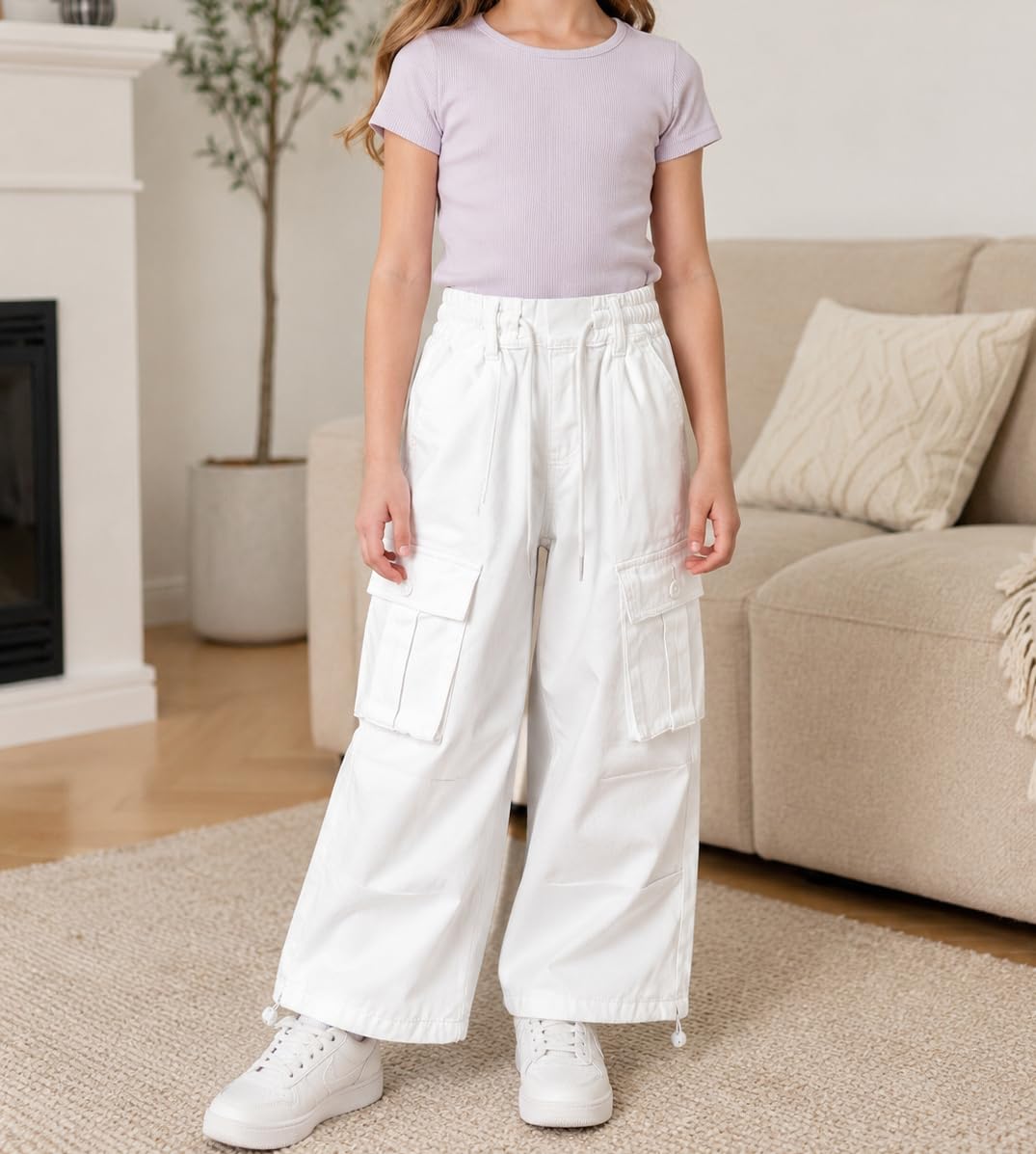 KIDSCOOL SPACE Pantalones de mezclilla de pierna ancha para niñas de 6 bolsillos, cintura acanalada 5-14T con trabillas de anillo en D y jeans cargo de cuerda