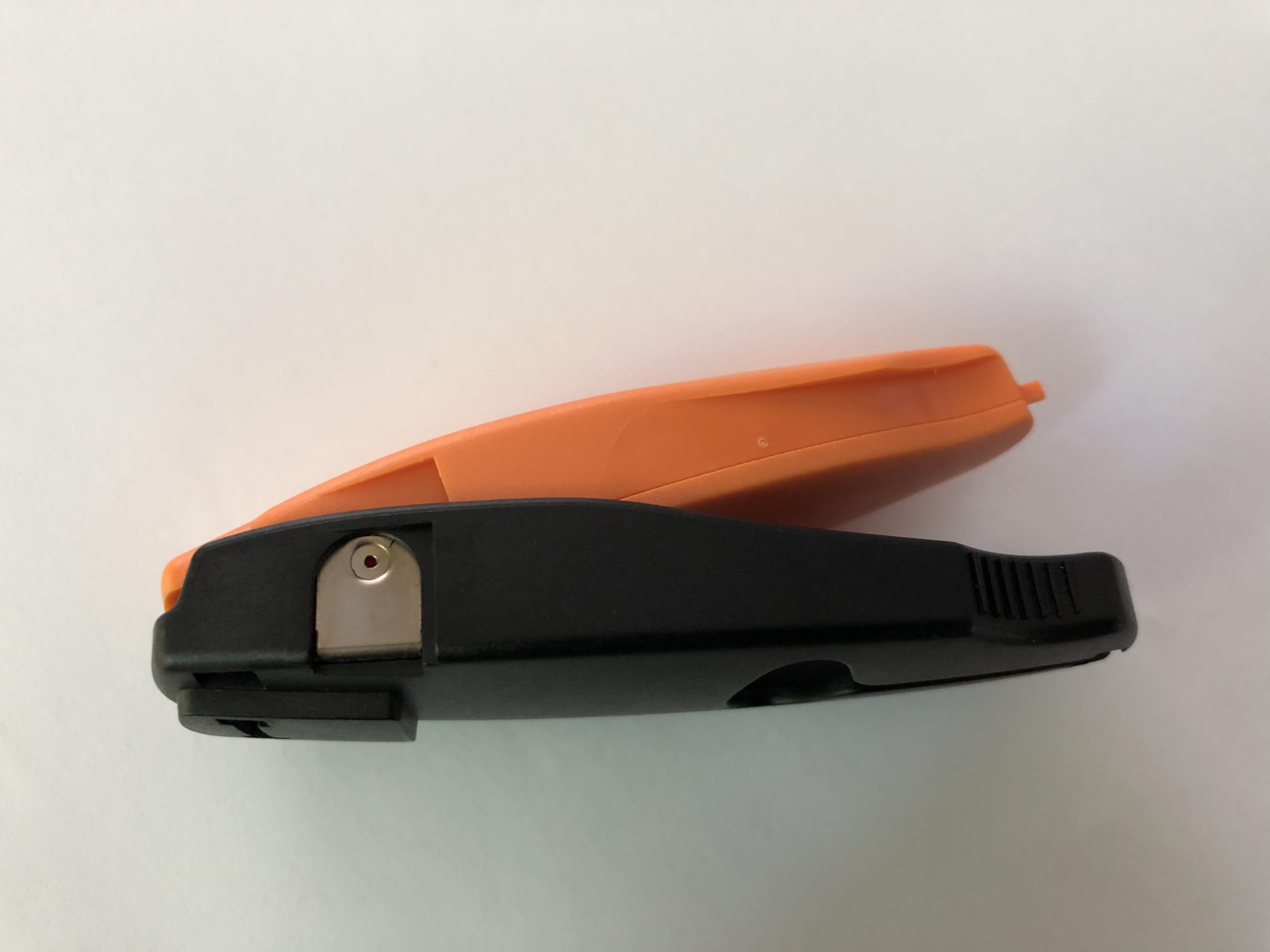 Classic Needle Clipper Needull – Biomimetic & Ergonomic Design with HFE for Sharps Disposal Container – Includes Free Travel Bag!