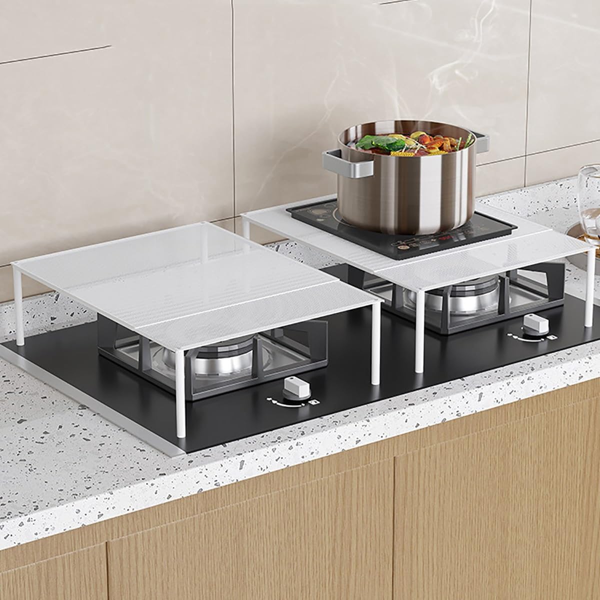 Estantes expandibles negros de almacenamiento ajustable y diseño escalable para armarios