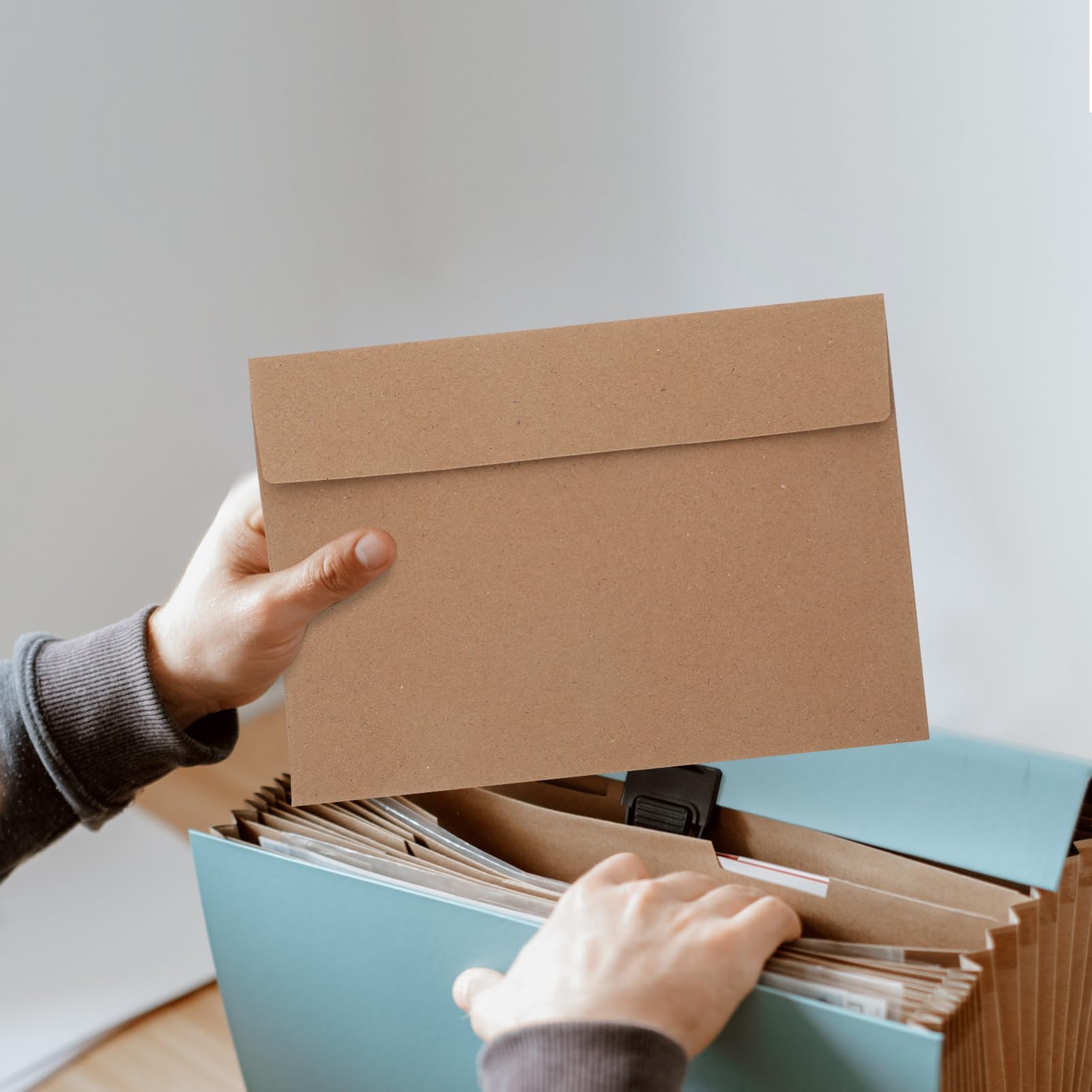 100 piezas Sobres Kraft Autoadhesivos Estraza para Invitaciones Bodas y Tarjetas de Agradecimiento