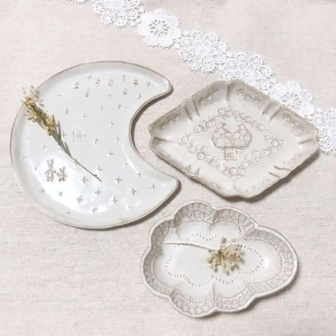 春鳥ひし形皿　眠る月の皿　ピルヴィーの小鉢　3点セット　キエリ舎 春鳥ひし形皿 眠る月の皿 ピルヴィーの小鉢 3点セット キエリ舎