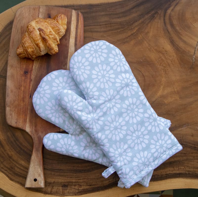 Oak & Lily Set of 2 Microwave Oven Mittens in Blue & White Floral Pattern | 100% Cotton, Washable, Heat-Resistant, and Cushioned | 15x30 cm Size| European Quality Oven Gloves | Made for Indian Sizes (B0CW6CQRMD) Amazon Price History, Amazon Price Tracker