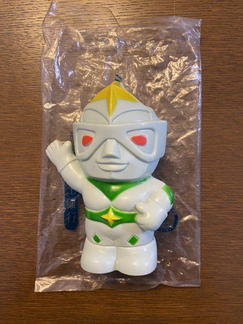 ミラーマン　ソフビ　貯金箱 Amazon.co.jp: ミラーマン ソフビ貯金箱 : ホビー