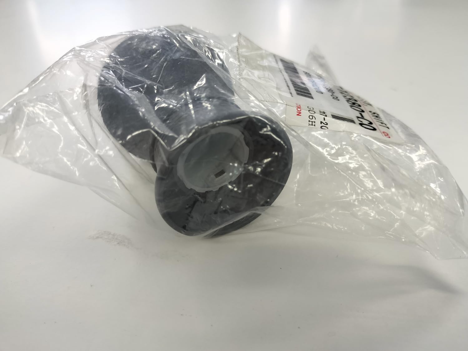 YK　エスカーダ 33504)シフトレバー ノブ トヨタ トヨタ純正品番先頭33 【通販