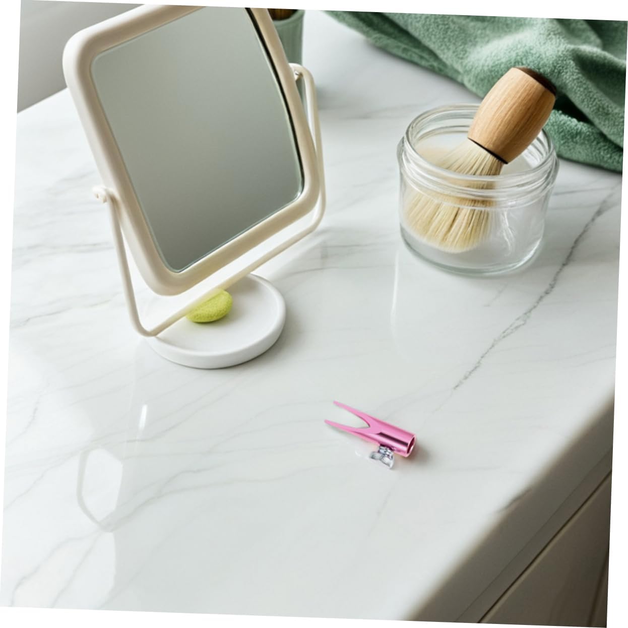 Outanaya 2pcs Brow Pencil Sharpener and Lip Liner Sharpener Dual Shaped Slots for Versatile Use Portable Cosmetic Tool for Eyebrow and Lip Makeup