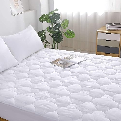 Miniatura 7 de WhatsBedding - Protector de colchón tamaño Cal-King a prueba de agua de algodón con relleno alternativo y acolchado (Protector de colchón Cal-King,