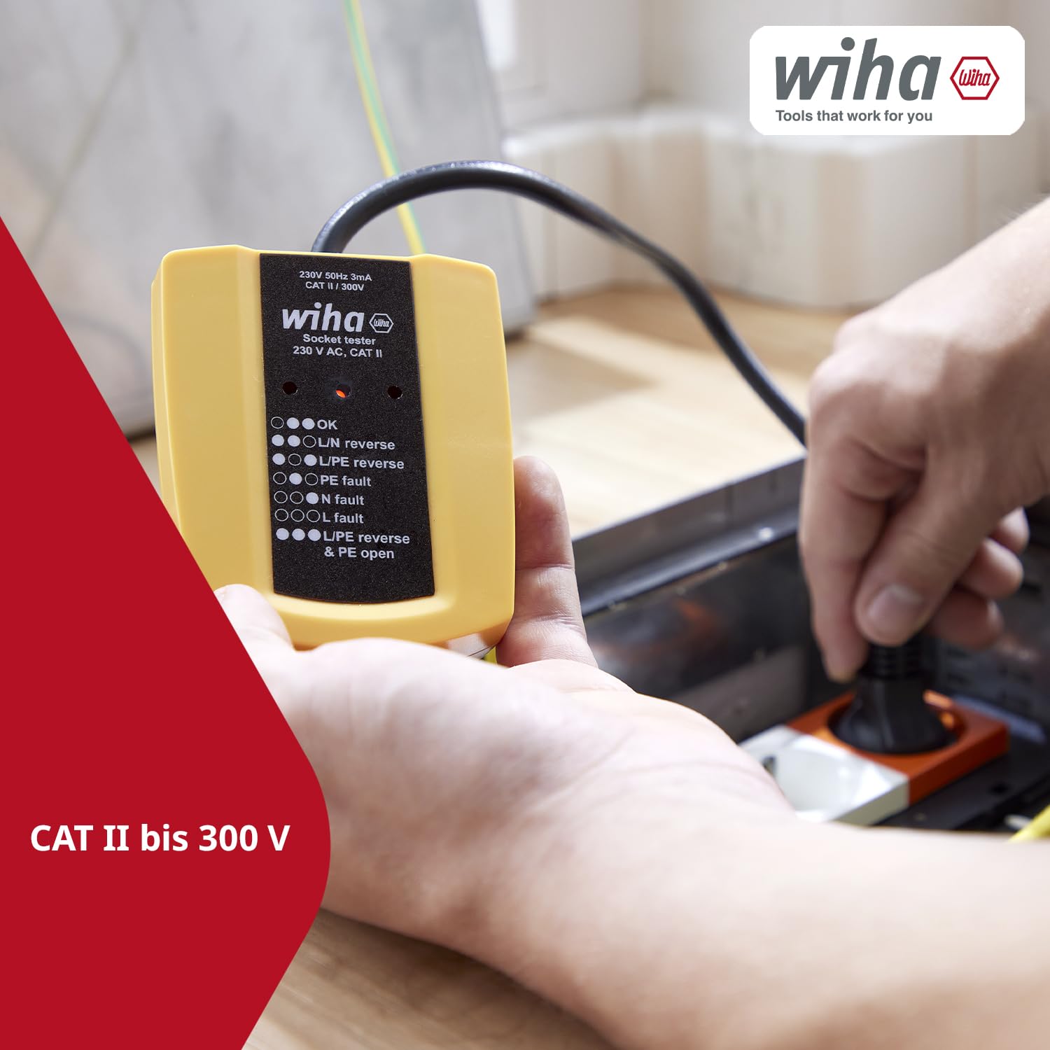 Wiha Steckdosentester 230 V AC, CAT II inkl. 2x AAA-Batterien I mit flexiblem Kabel I LED-Anzeige (45220)