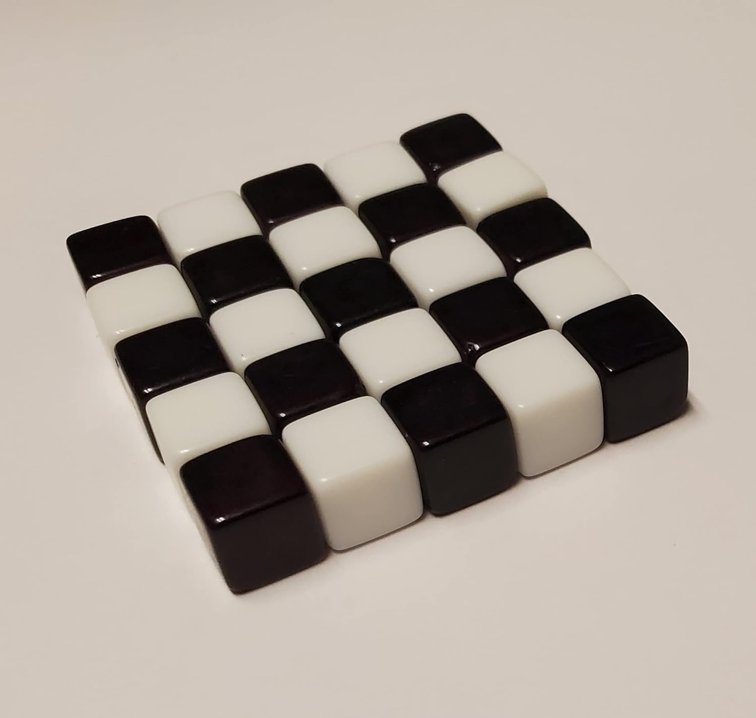 25x Very Small 8mm Counting Markers Black and White Cubes Blank Dice for Tabletop Gaming and Education