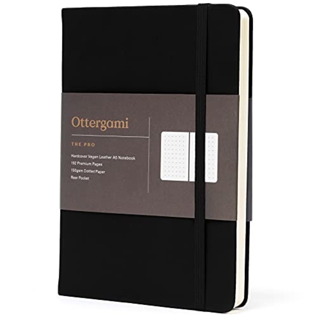 TULPE Punktraster Notizbuch A4 „C006 Blutrot" (140+ Seiten, Vintage Softcover, Punktkariertes Papier - Bullet Journal, Dickes Notizheft, Skizzenbuch