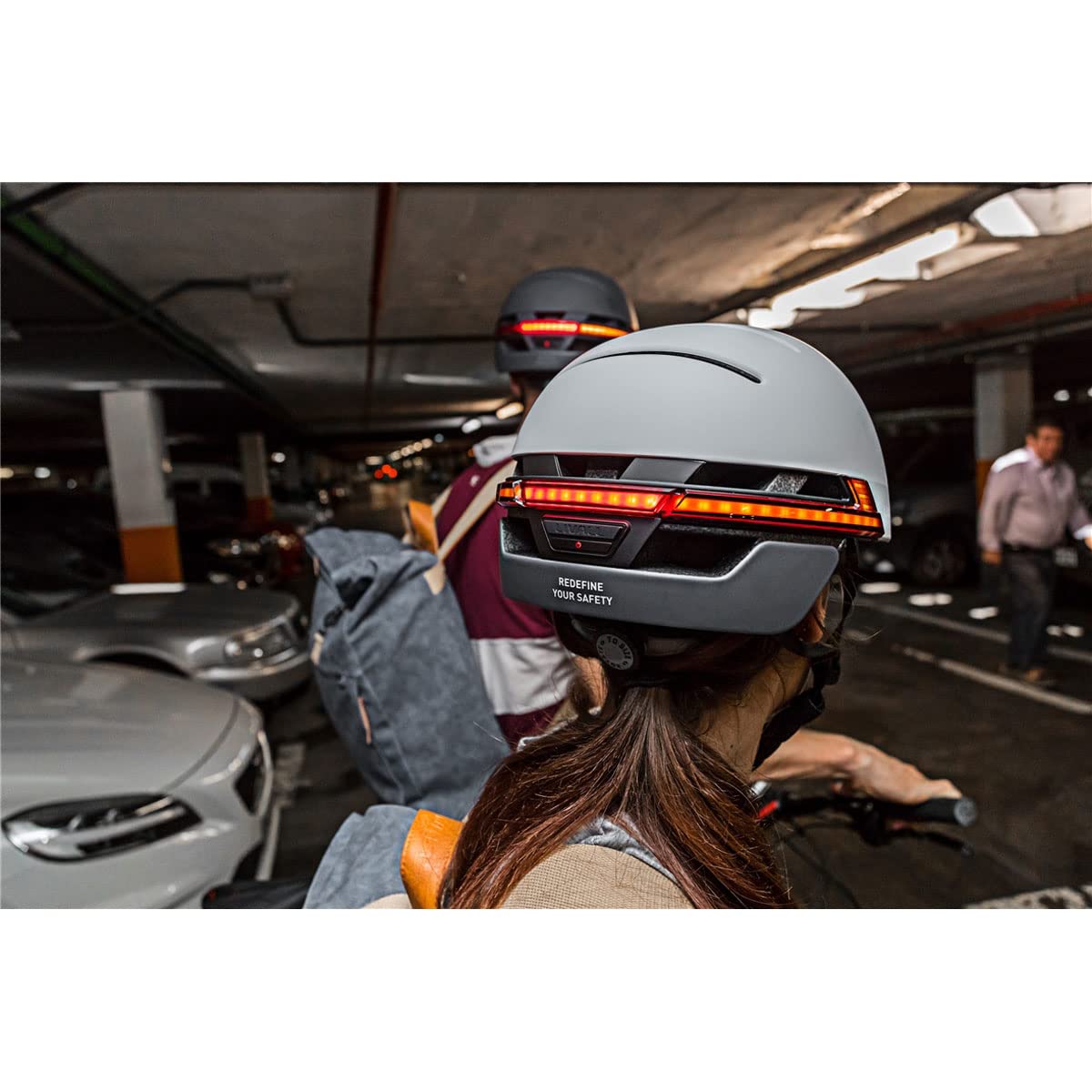 LIVALL BH51M Neo 2020 Casque de vélo intelligent avec feux d'avertissement de frein, clignotants, alerte de détection de chute, haut-parleurs stéréo et microphone pour la lecture de musique