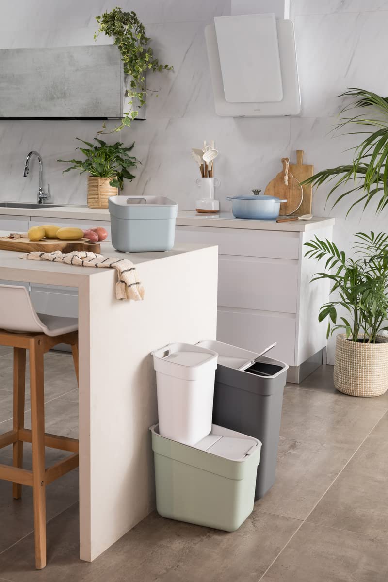 CURVER Ready to Collect 20L Sorting Bin - Ideal Under Sink - with Wall Mount for Wall or Door - Kitchen, Bathroom, Laundry Room - 100% Recycled - Green
