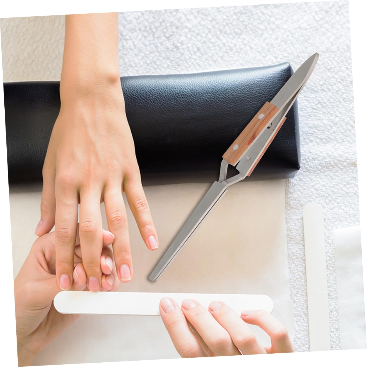 Beavorty Nail Shaping Tool 2pcs Automatic Rebound Nail Pinching Clips for Acrylic and UV Gel Precision Manicure Tool and Home Use