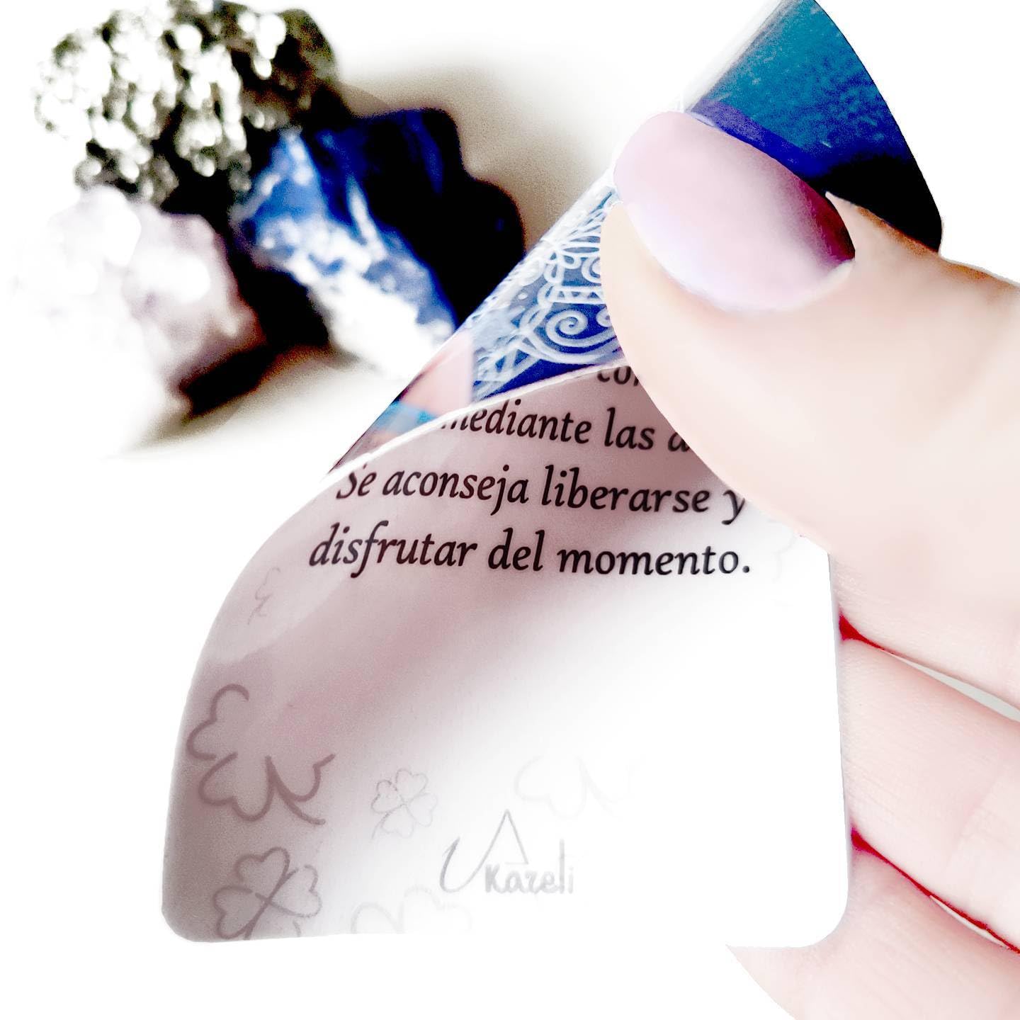 Tarot Universo Alternativo ® - Cartas de Tarot en español, intuitivo con explicaciones en el Reverso. Aprendizaje fácil para Principiantes, con Video-guía. + Runas | UAKARELI (Cartas de Tarot)