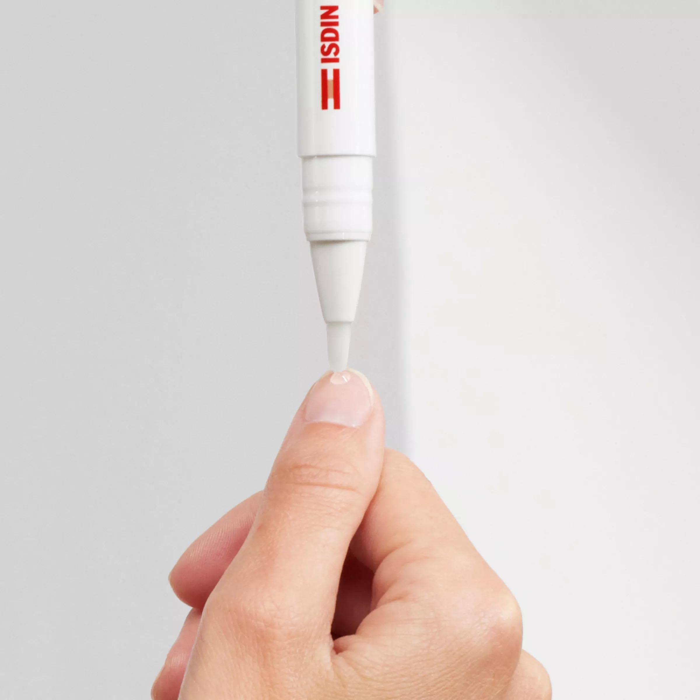 ISDIN SI-NAILS MICOXPERT MD, para el tratamiento y la prevención de infecciones fúngicas leves o moderadas en uñas de manos y pies, 4,5ml