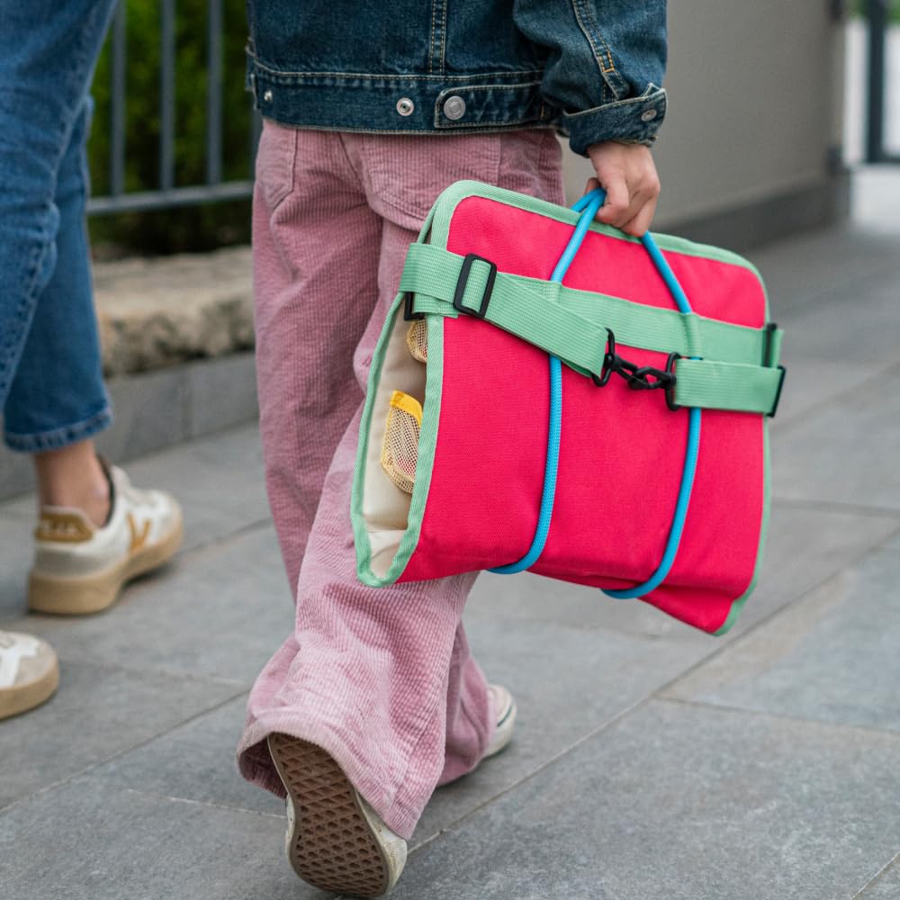 FABA - organizer per auto VROOMMM - per quando si è in viaggio - Si appende allo schienale del sedile anteriore - presenta numerosi scomparti - diventa una valigetta facile da trasportare