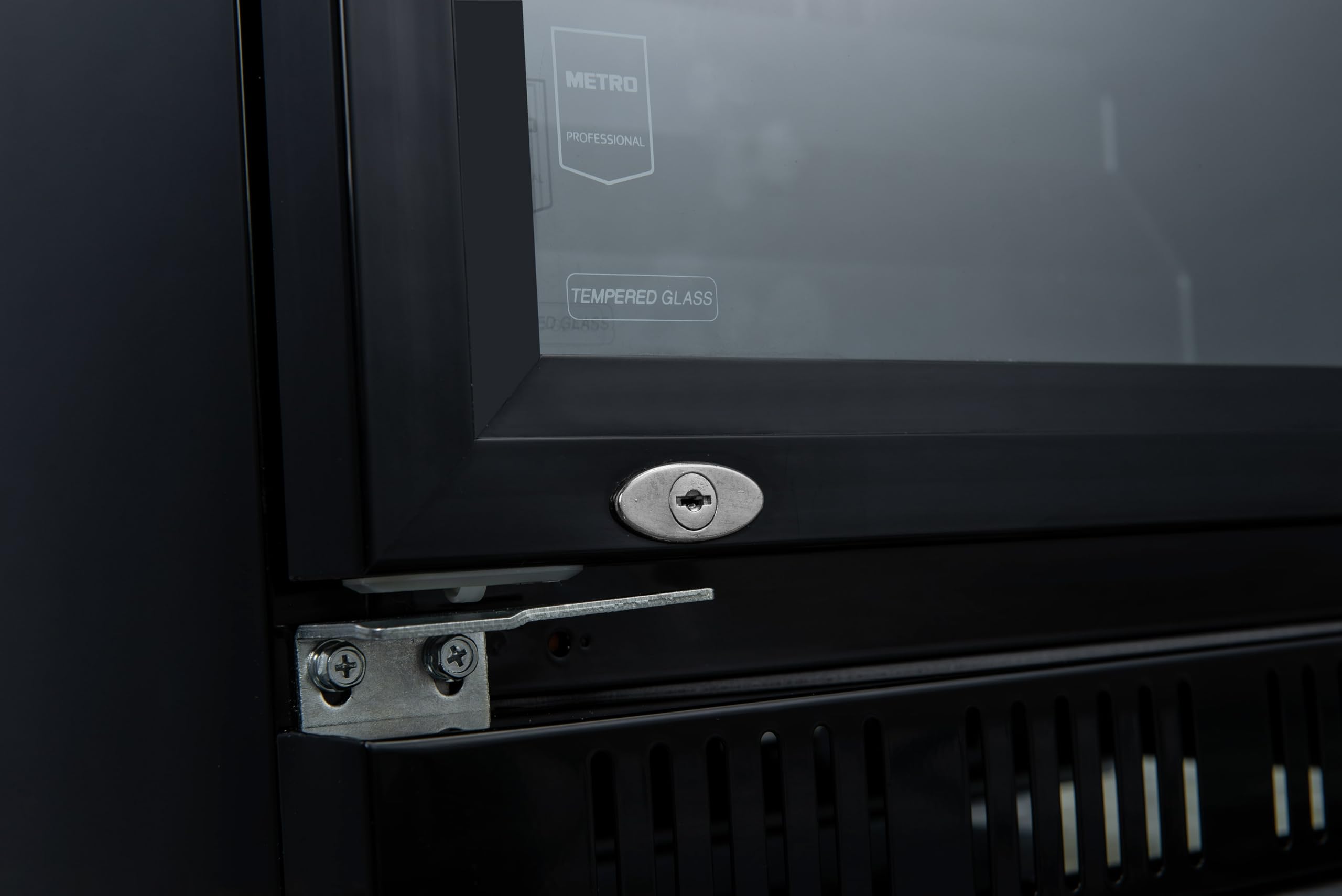 METRO Professional Getränkekühlschrank GSC2360B 347 L LED-Beleuchtung schwarz