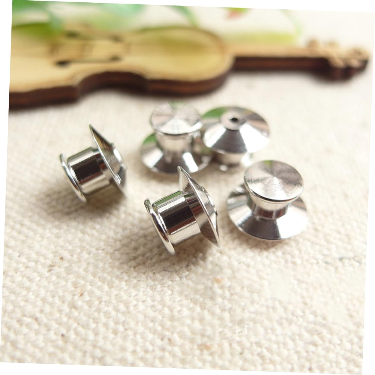 TEHAUX 25pcs Metal Locking Clasp Pin Backs for Brooches Brooch Supplies for Jewelry Making Lightweight Round Design for Easy Attachment for Crafts and Projects