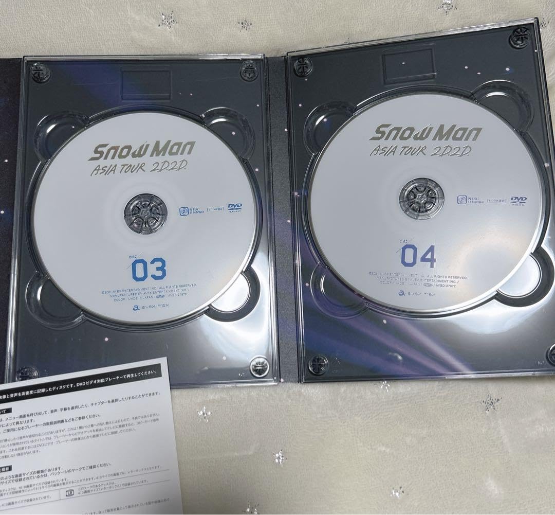 Amazon.co.jp: Snow Man ASIA TOUR 2D.2D. 初回盤、パンフレット