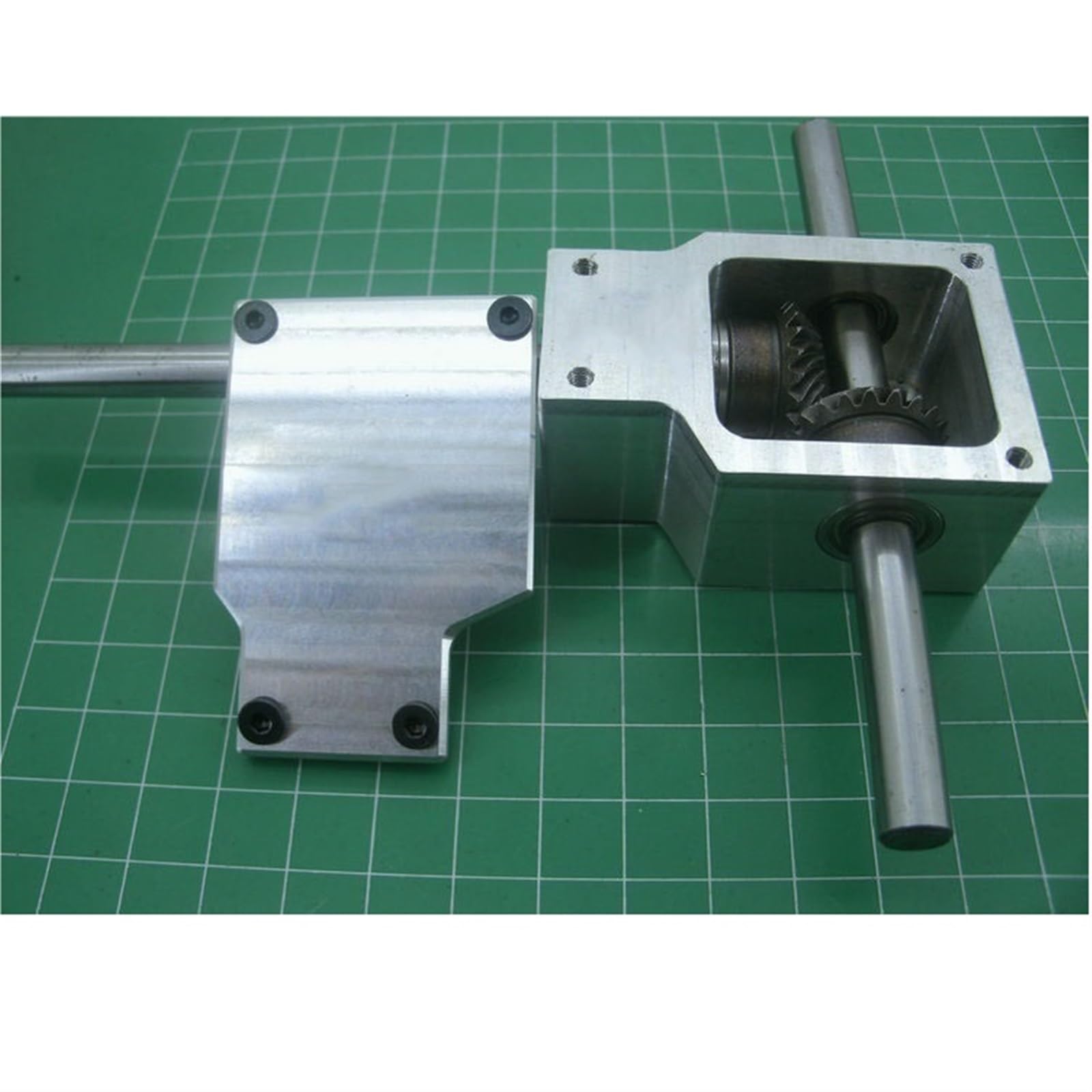 Mechanical Steering Spiral Bevel Gear Driver Gearbox 8mm 10mm Dual Output Shaft 1:1 Transmission Steering Gearbox 90 Degree Reversing Corner Commutator Direction Transmission(8mm)