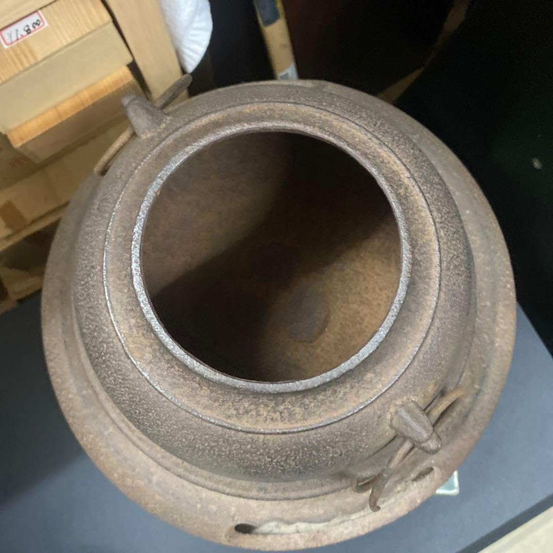 風炉釜 茶道具 茶釜 前瓦 茶道 鉄釜 鉄製 工芸品 昭和レトロ Amazon.co.jp: 風炉釜 茶道具 茶釜 前瓦 茶道 鉄釜 鉄製 工芸品 レトロ