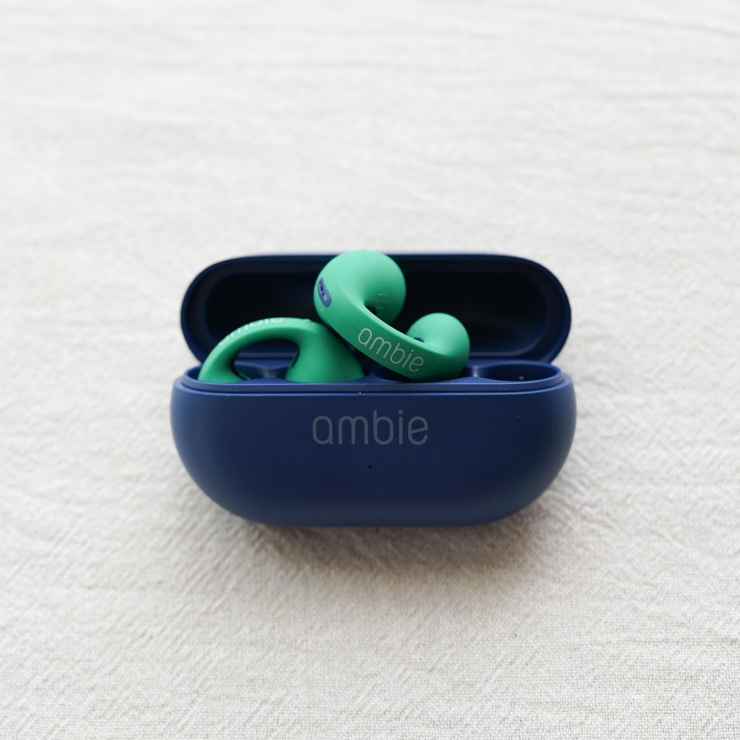 イヤホン ambie AM-TW02 GREEN X INDIGO AM-TW02 COLOR（Ash Green） – ambie STORE